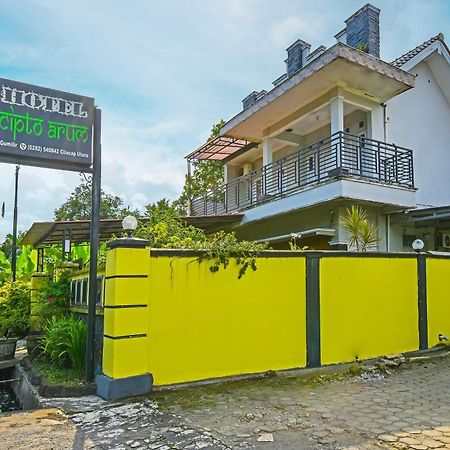 Spot On 91905 Hotel Cipto Arum Cilacap Exterior photo