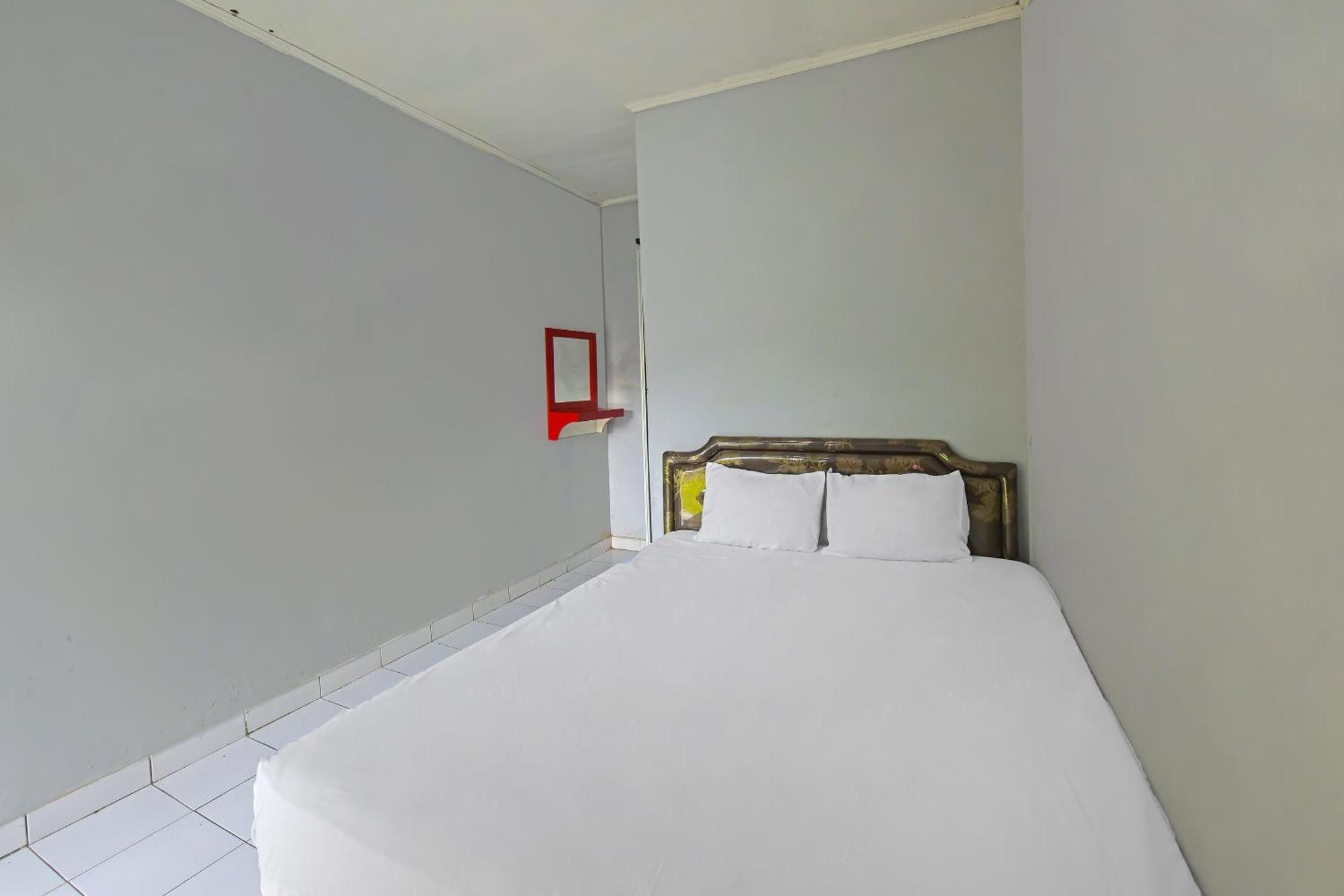 Spot On 91905 Hotel Cipto Arum Cilacap Exterior photo