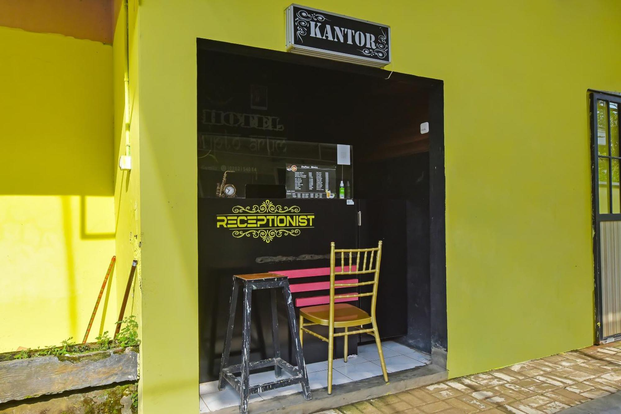 Spot On 91905 Hotel Cipto Arum Cilacap Exterior photo