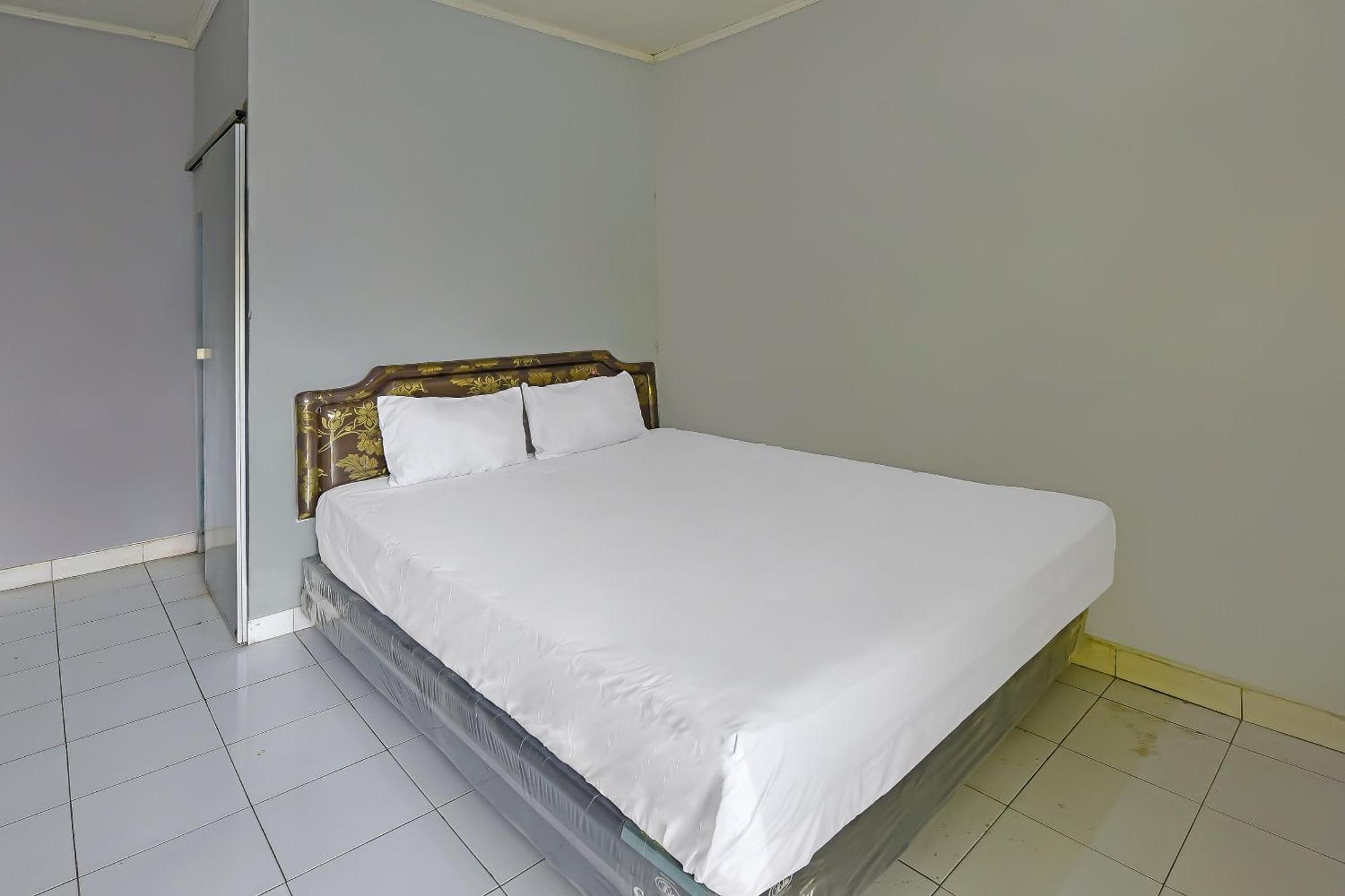 Spot On 91905 Hotel Cipto Arum Cilacap Exterior photo