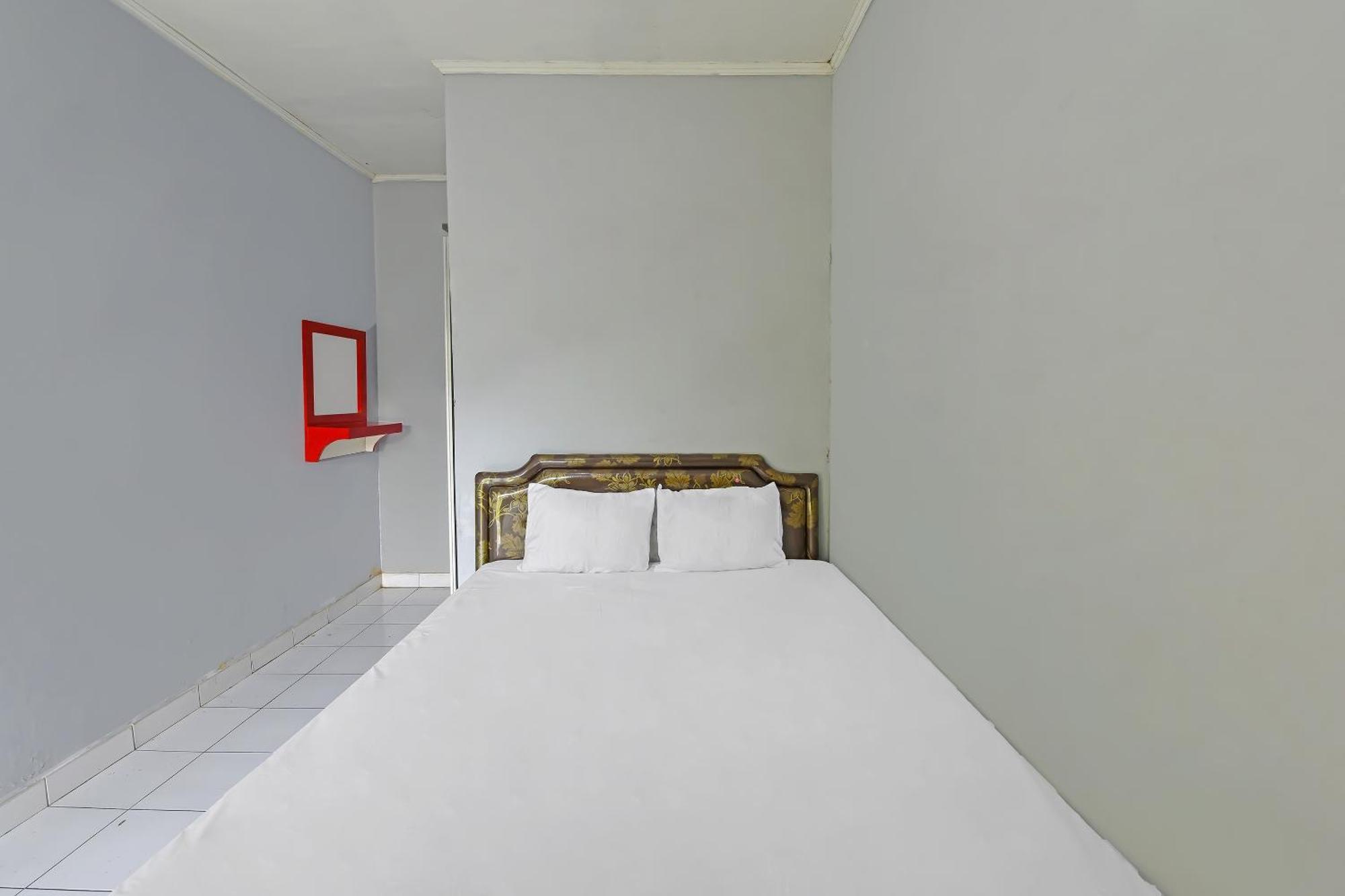 Spot On 91905 Hotel Cipto Arum Cilacap Exterior photo