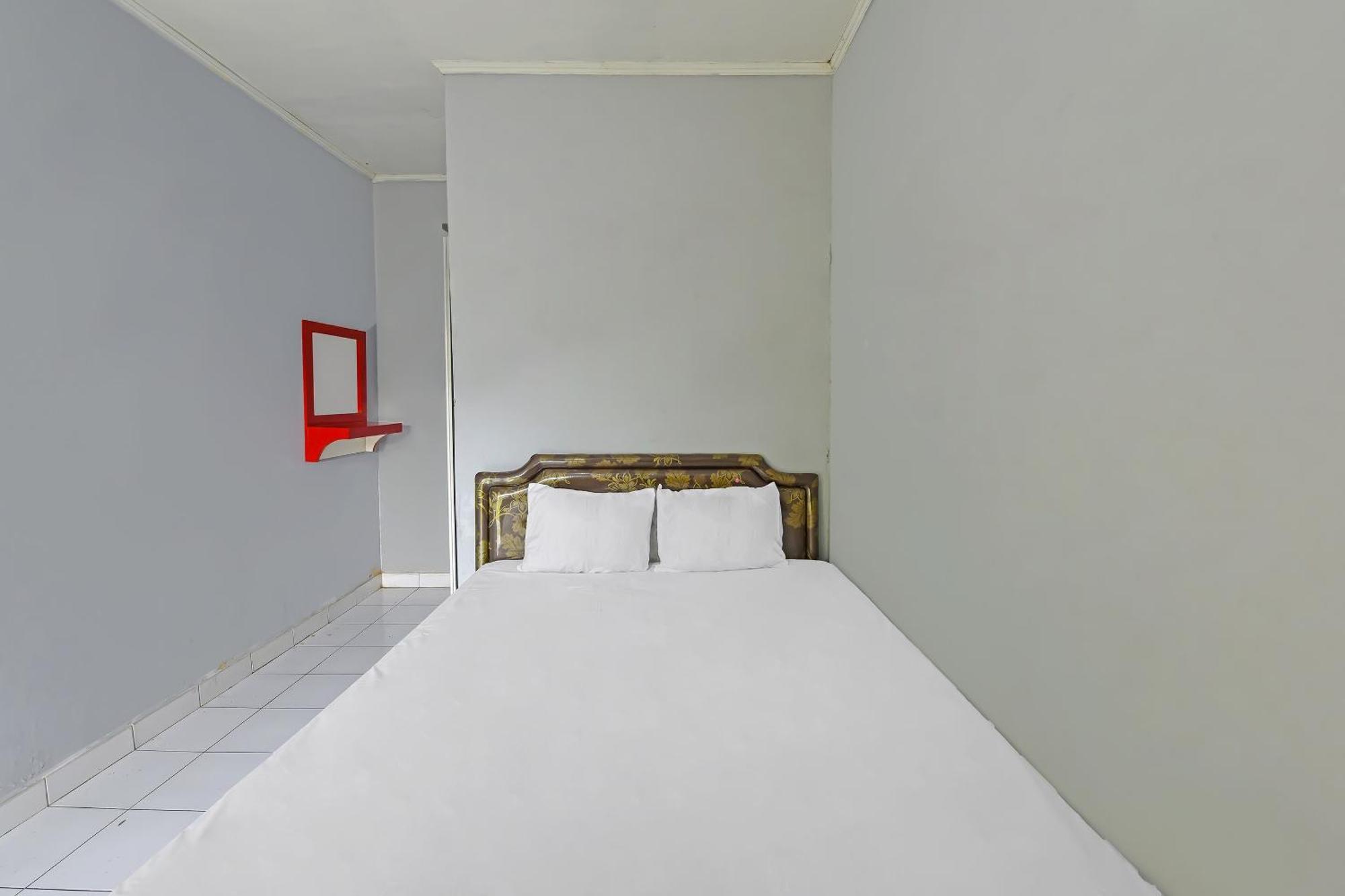 Spot On 91905 Hotel Cipto Arum Cilacap Exterior photo